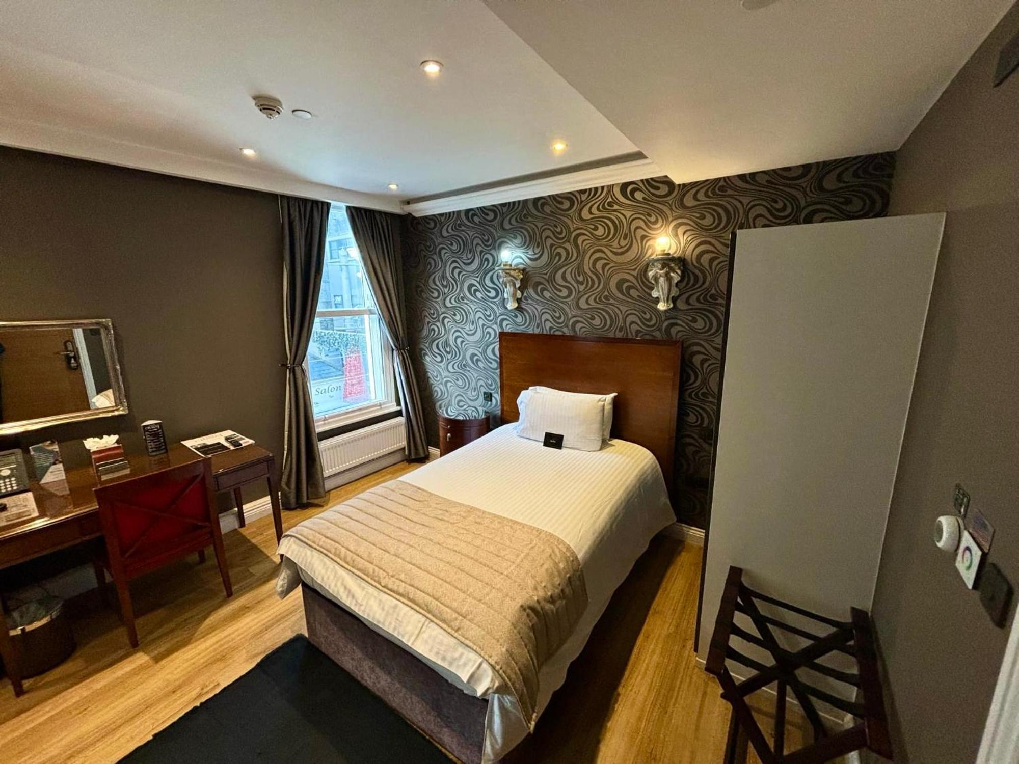 Halvard Hotel Дъглас Екстериор снимка