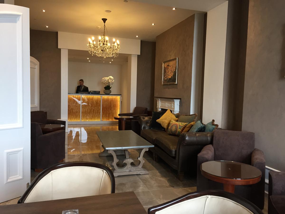 Halvard Hotel Дъглас Екстериор снимка